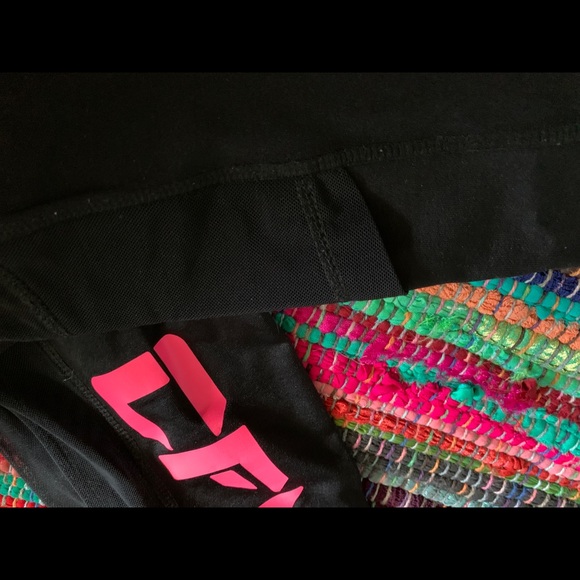 Woman’s Leggings size medium - Picture 6 of 6